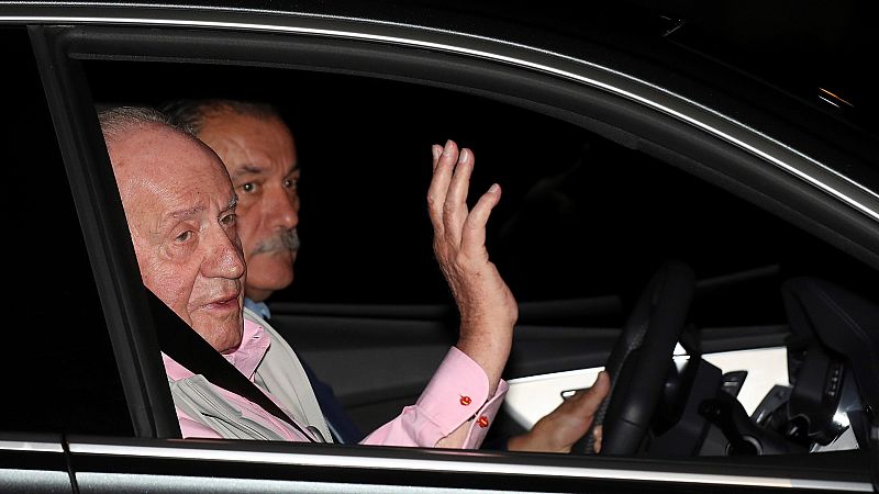 El rey Juan Carlos ingresa para ser operado del corazón: "Me veréis a la salida"