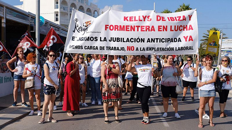 Unas 2.000 'kellys' secundan la primera huelga en Ibiza para exigir mejoras y poner fin a la sobrecarga de trabajo