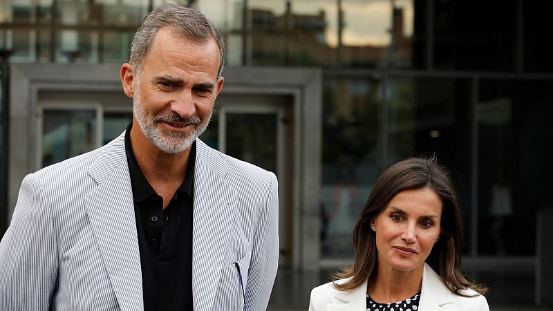 El rey Juan Carlos evoluciona "satisfactoriamente" y seguirá en la UCI