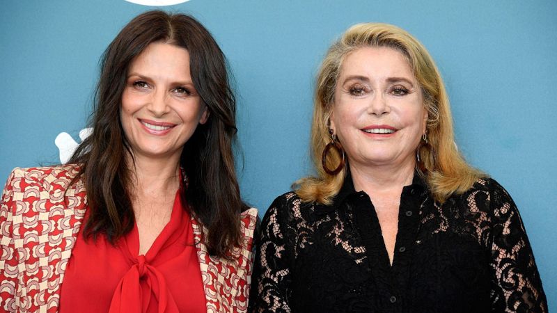 Deneuve y Binoche, duelo de actrices en la apertura de la Mostra