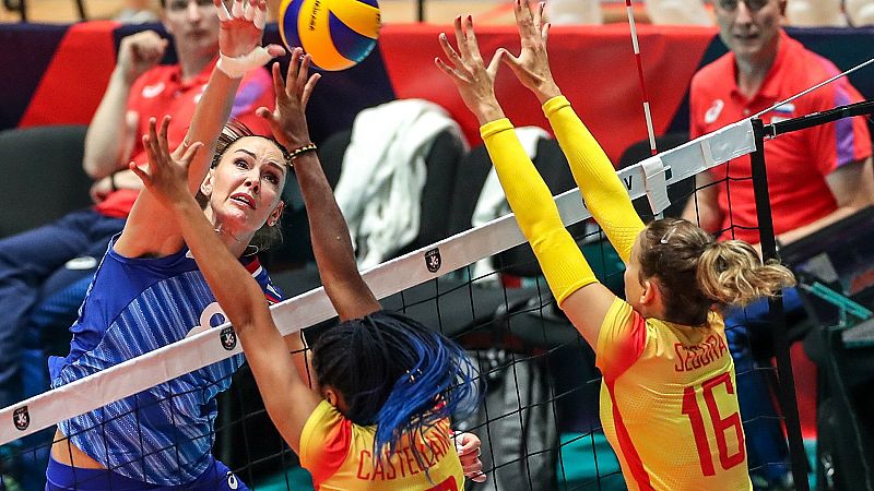 España pasa a octavos pese a perder contra Rusia