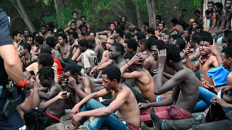 Más de 150 migrantes logran entrar en Ceuta en el primer salto masivo a su valla fronteriza del último año