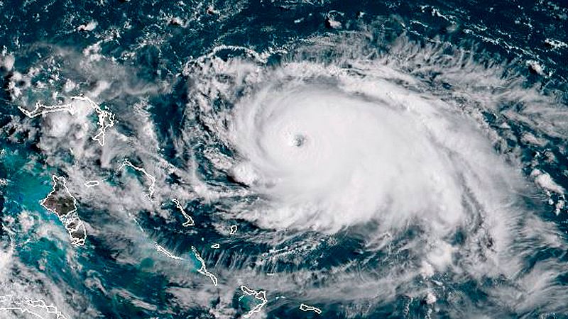 Bahamas y Florida se preparan para la llegada del huracán Dorian que sube a categoría 4