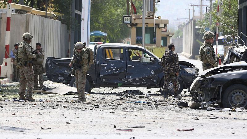 Los talibanes matan al menos a 10 personas en Kabul mientras continúan negociando con EE.UU.