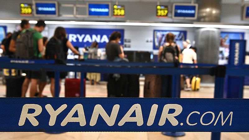 Los tripulantes de cabina de Ryanair inician este viernes su tercera jornada de huelga