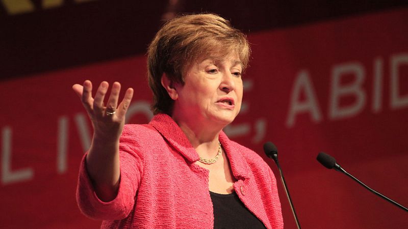 El FMI elimina el límite de edad para su dirección y allana el camino a la búlgara Kristalina Georgieva