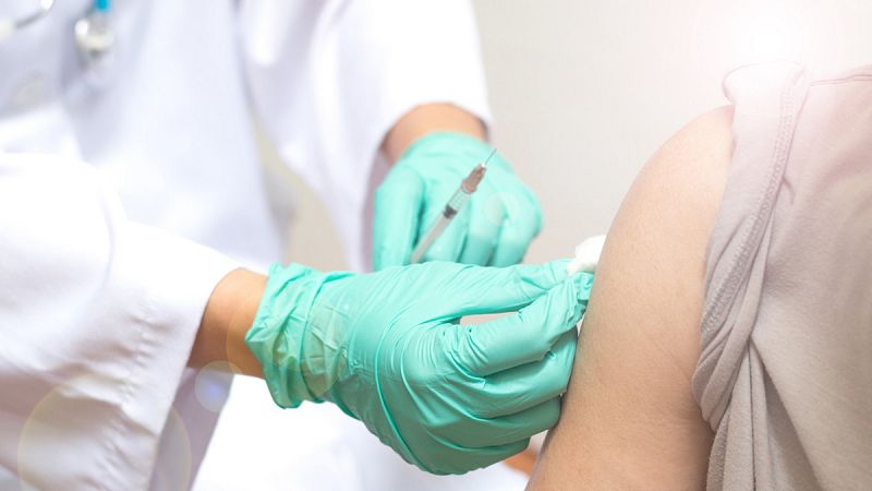 ¿Por qué es importante para los nacidos a partir de 1970 revisar la vacuna del sarampión?