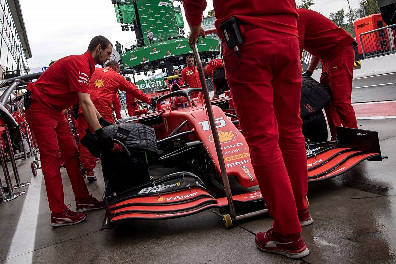 Leclerc domina la primera jornada de entrenamientos en Monza pasados por agua