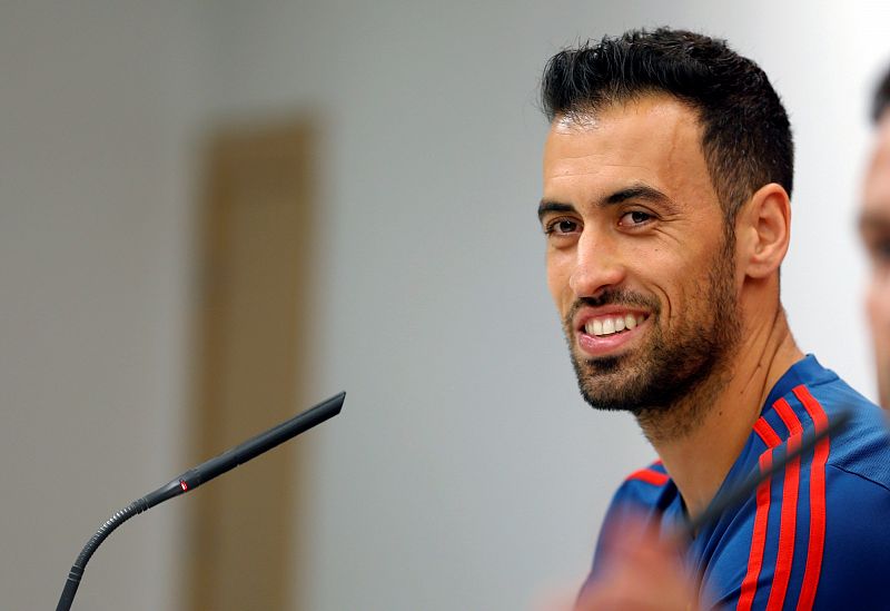 Busquets, sobre las comparaciones: "Es un error, son jugadores distintos y épocas diferentes"