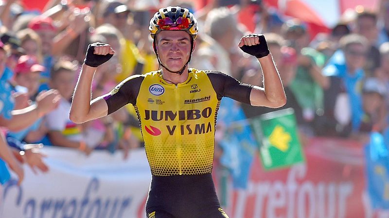 Sepp Kuss se impone en la cima del Acebo en otra exhibición de Valverde y Roglic