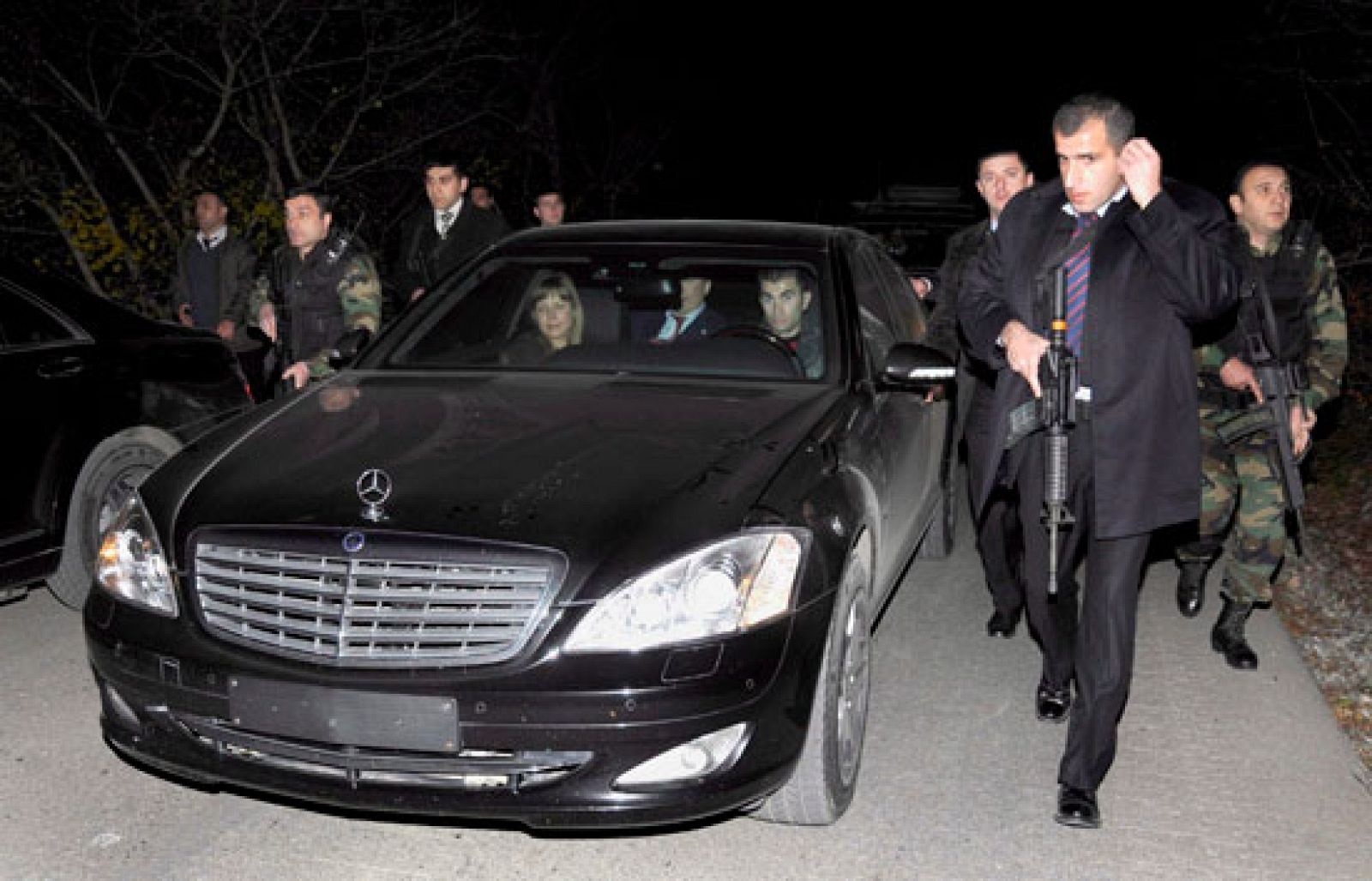 Los presidentes de Georgia y Polonia, recibidos a tiros en Osetia | Ver