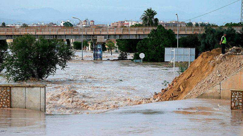 El temporal deja cinco muertos, 3.500 evacuados y miles de personas aisladas en el sudeste peninsular