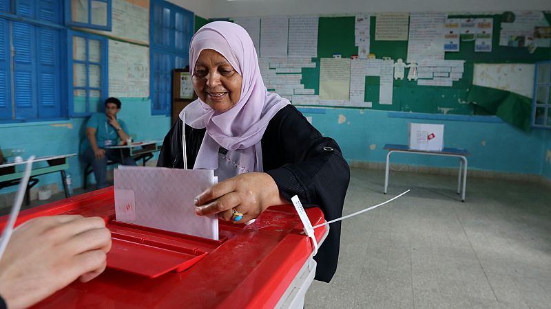 La alta abstención marca las segundas elecciones presidenciales libres en la historia de Túnez