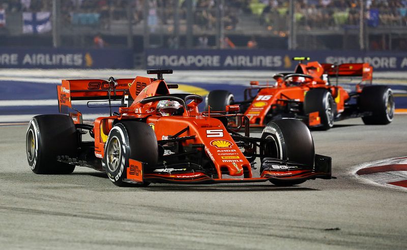Vettel se estrena este año y Ferrari logra un doblete polémico