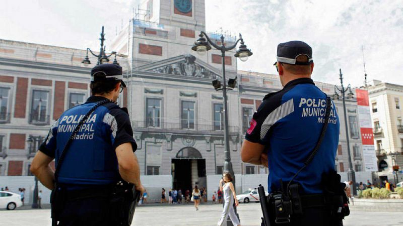 Pistolas Taser en las policías de Barcelona: en el cajón y sin uso