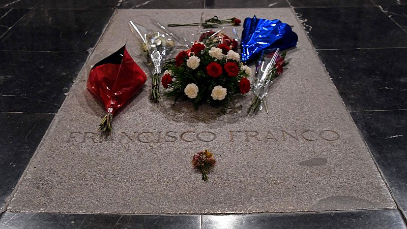 Un escollo judicial más para la exhumación de Franco: la licencia de obra suspendida por un juez de Madrid