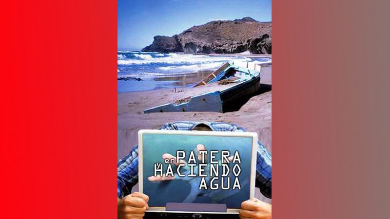 En patera y haciendo agua