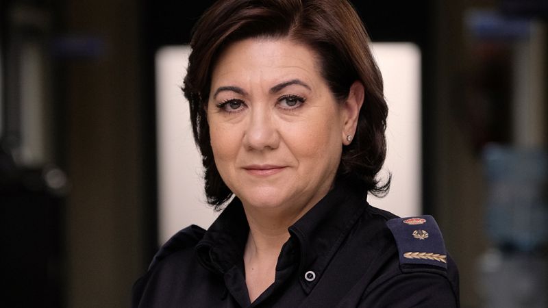 Luisa Martín, la inspectora Miralles en 'Servir y proteger', recibe la Cruz Blanca al mérito policial