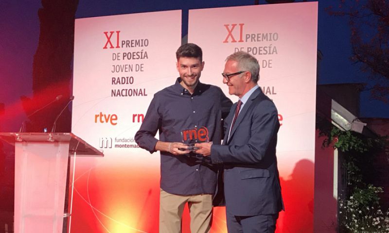 Javier Temprado Blanquer recoge el XI Premio de Poesía Joven de RNE y la Fundación Montemadrid