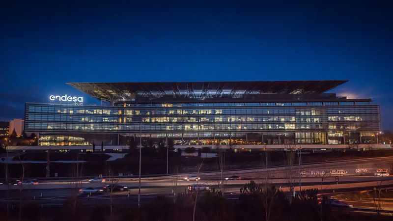 Endesa adelanta el cierre de sus dos últimas centrales térmicas de carbón, Litoral y As Pontes