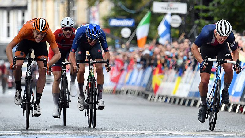 Batistella, campeón del mundo en ruta sub'23 tras la descalificación de Eekhoff