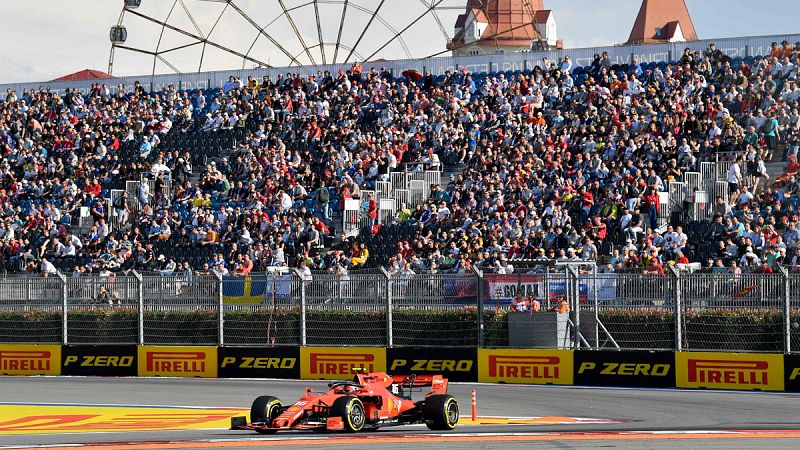Leclerc consigue una nueva 'pole' para Ferrari y Sainz saldrá quinto