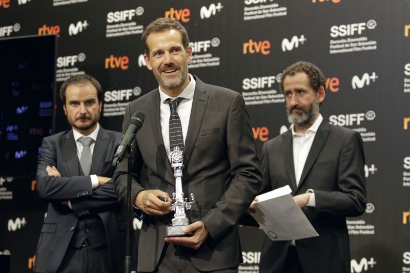'La trinchera infinita', participada por RTVE, triunfa en San Sebastián: mejor dirección y guión y Premio al Cine Vasco
