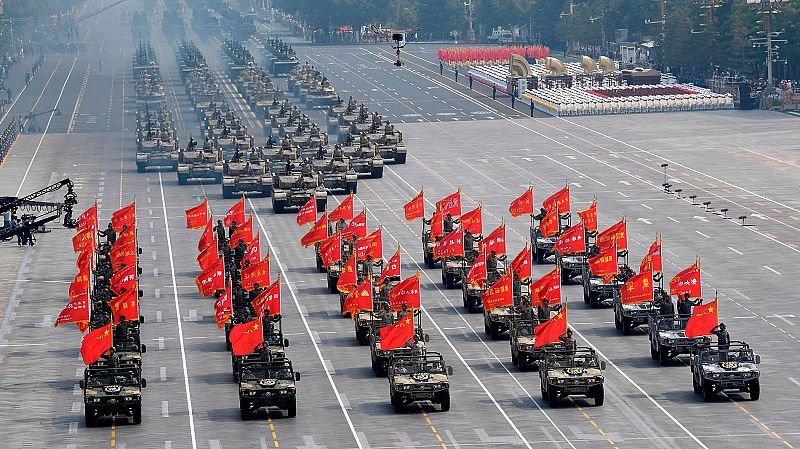 China celebra los 70 años de la fundación de la República Popular con el mayor desfile militar de su historia