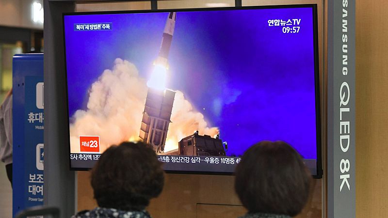 Corea del Norte endurece el tono con el lanzamiento de un nuevo misil antes de retomar el diálogo con Washington
