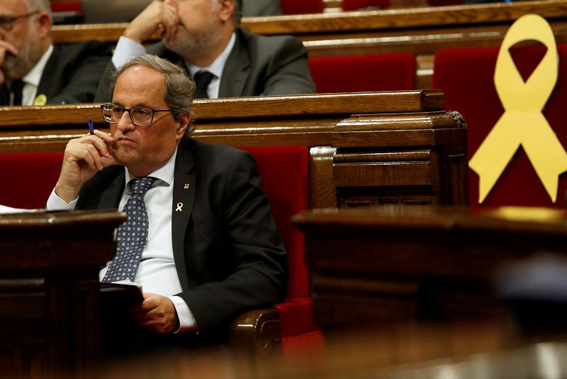 La JEC da dos días a Torra para retirar lazos y esteladas de edificios públicos