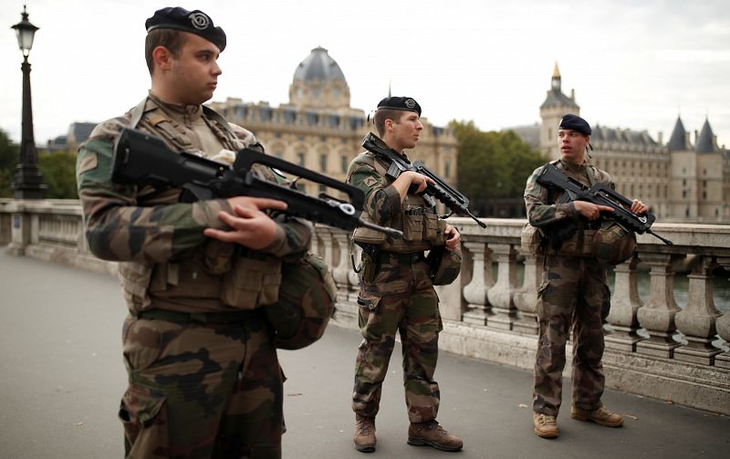 Francia investiga el asesinato de los cuatro policas en Pars como un atentado terrorista
