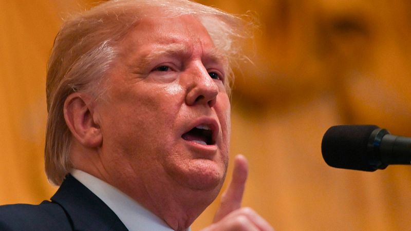 Trump ordena denegar visados a los inmigrantes que no puedan pagar por su salud