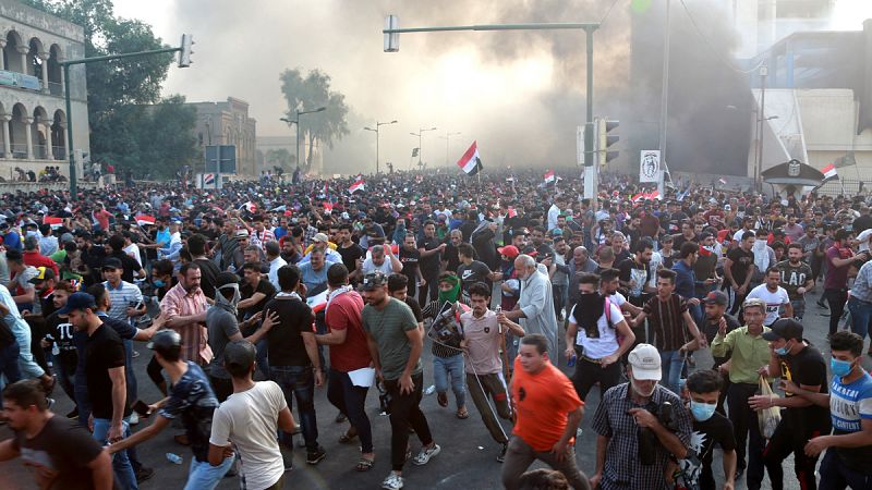 Ascienden a más de 90 los muertos en las protestas en Irak contra el gobierno del primer ministro Abdul Mahdi