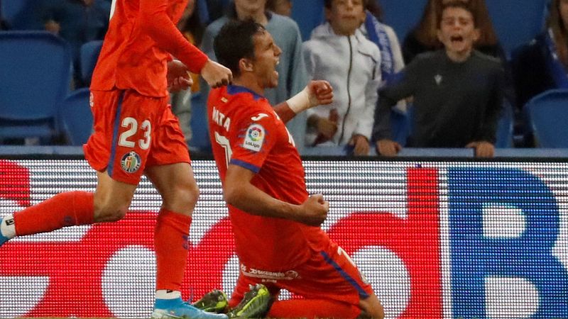 El Getafe remonta a una Real en inferioridad numérica