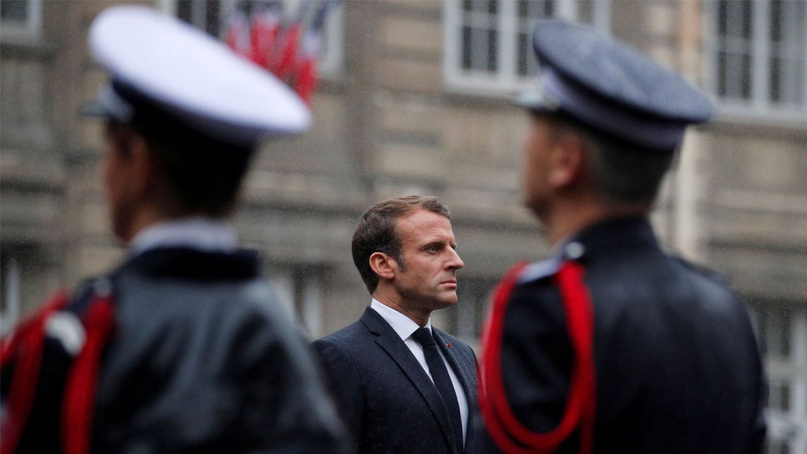 Macron promete una "lucha implacable" contra el terrorismo yihadista en el homenaje a los cuatro policías asesinados