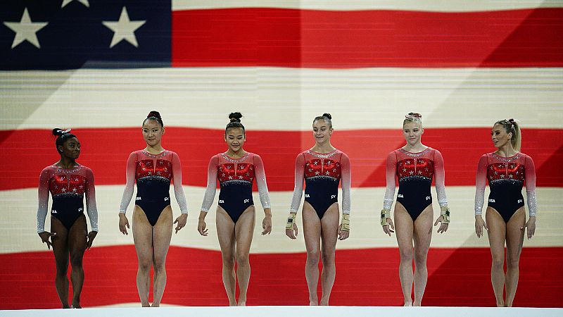 Simone Biles conduce a Estados Unidos a su quinto título mundial consecutivo