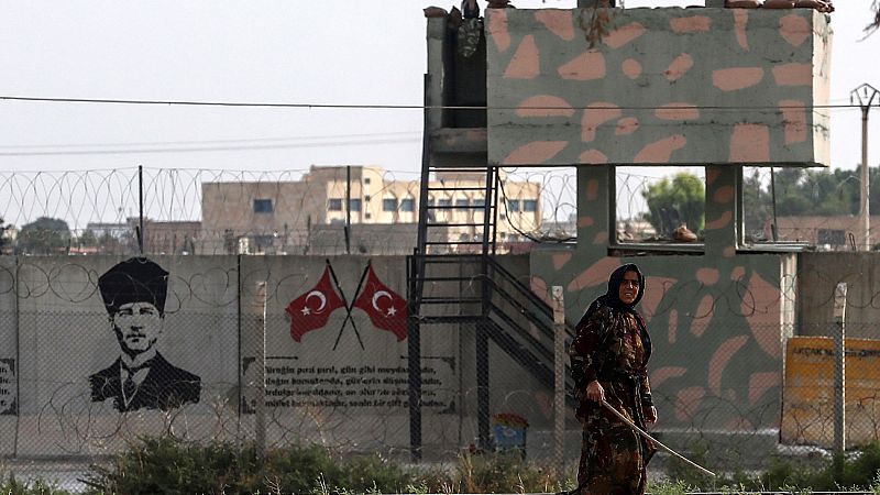 La ofensiva turca obliga a más de 100.000 personas a abandonar sus casas