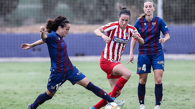 La negociación por el convenio colectivo del fútbol femenino sigue bloqueada tras la 18ª reunión