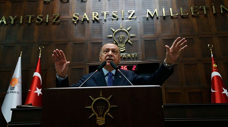 Erdogan responde a EE.UU. que no detendrá su ofensiva contra los kurdos en Siria