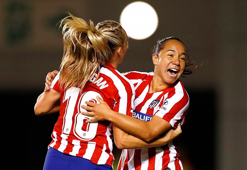 El Atlético sobrevive en Manchester gracias a un gol de Charlyn