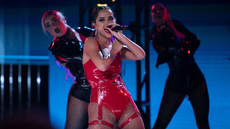 Becky G, Anuel AA, CNCO y Daddy Yankee, los grandes triunfadores de los AMA's 2019