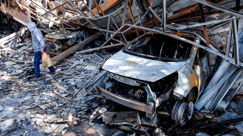 Dos muertos y un herido grave en un incendio durante los disturbios por la subida del precio del billete de metro