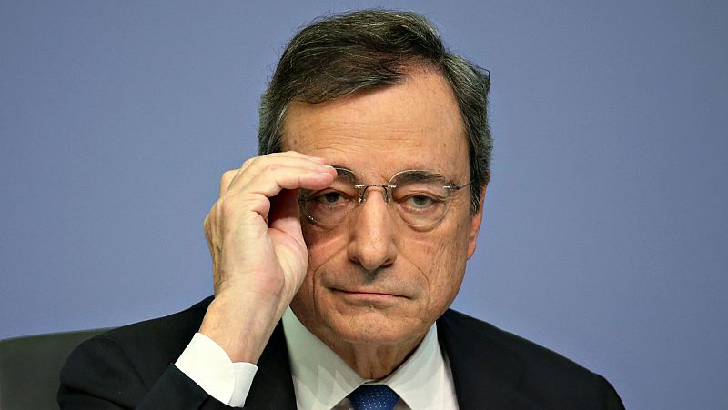 Draghi avisa de que la desaceleración económica de la zona euro será prolongada en su despedida del BCE
