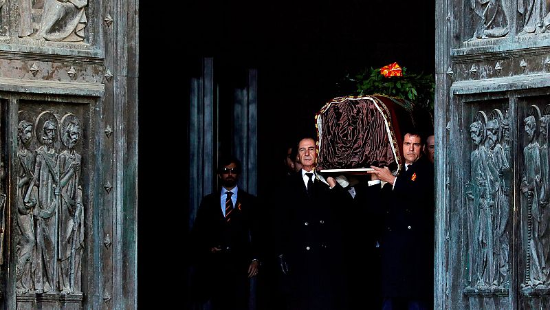 El Gobierno niega que exaltara al franquismo: "Se hizo con respeto, pero eso no significa homenajear a un dictador"