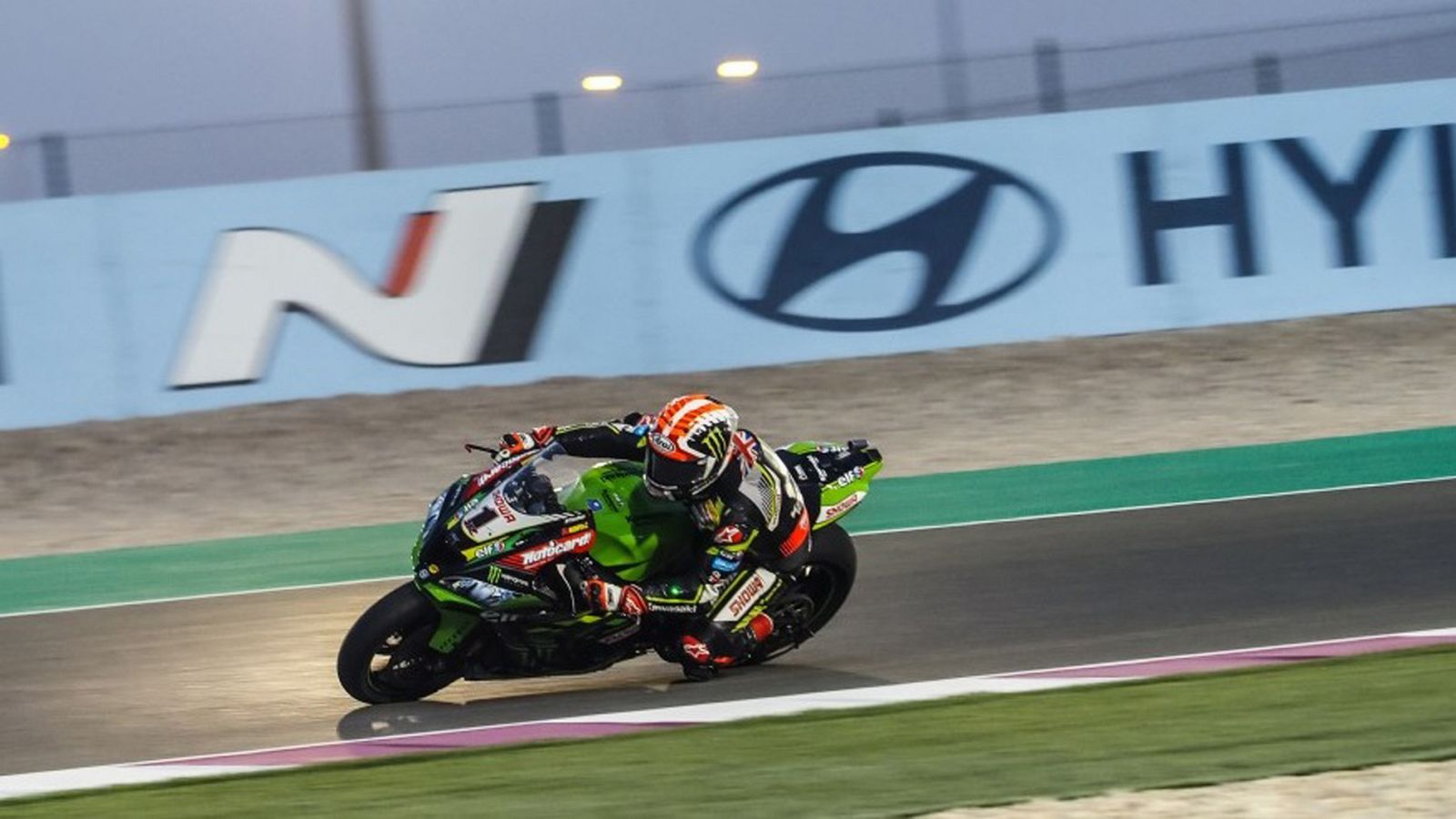 Rea completa su 'pleno al 15' en Losail; Bautista, cuarto