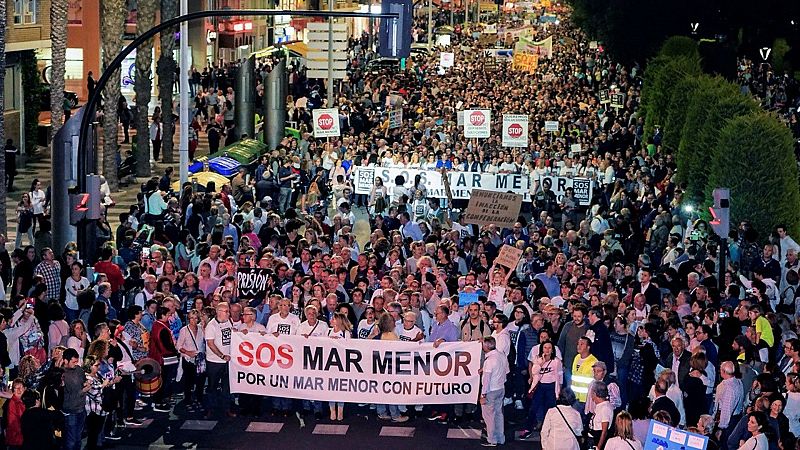 Más de 50.000 personas se manifiestan en Cartagena para salvar el Mar Menor