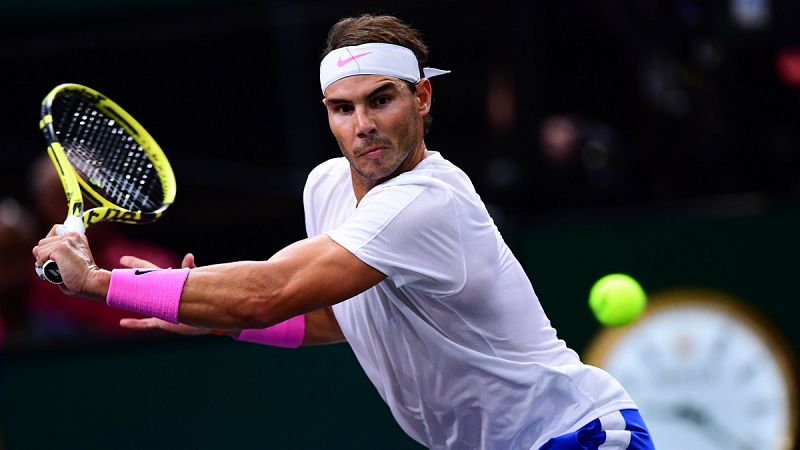 Nadal sufre en el primer set y arrasa en el segundo a Tsonga para meterse en 'semis' de París