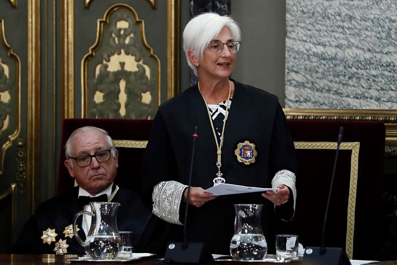 ¿De quién depende la Fiscalía?