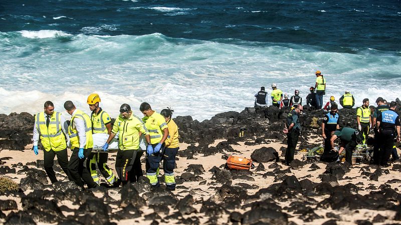 Ascienden a nueve los migrantes muertos en el naufragio de una patera en la costa de Lanzarote