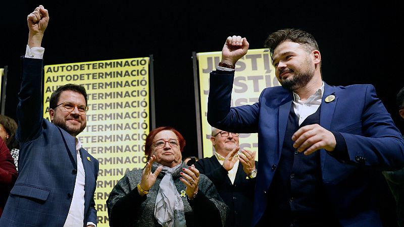 ERC baja, pero mantiene el liderazgo en Cataluña y vuelve a ser clave para un gobierno de izquierdas